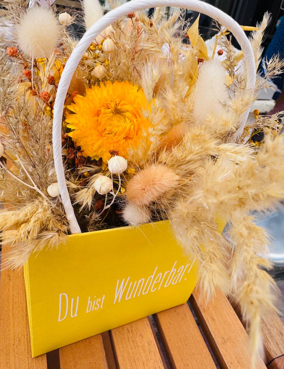 Blumentüte aus Trockenblumen