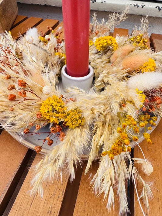 Kerzenständer mit Trockenblumen