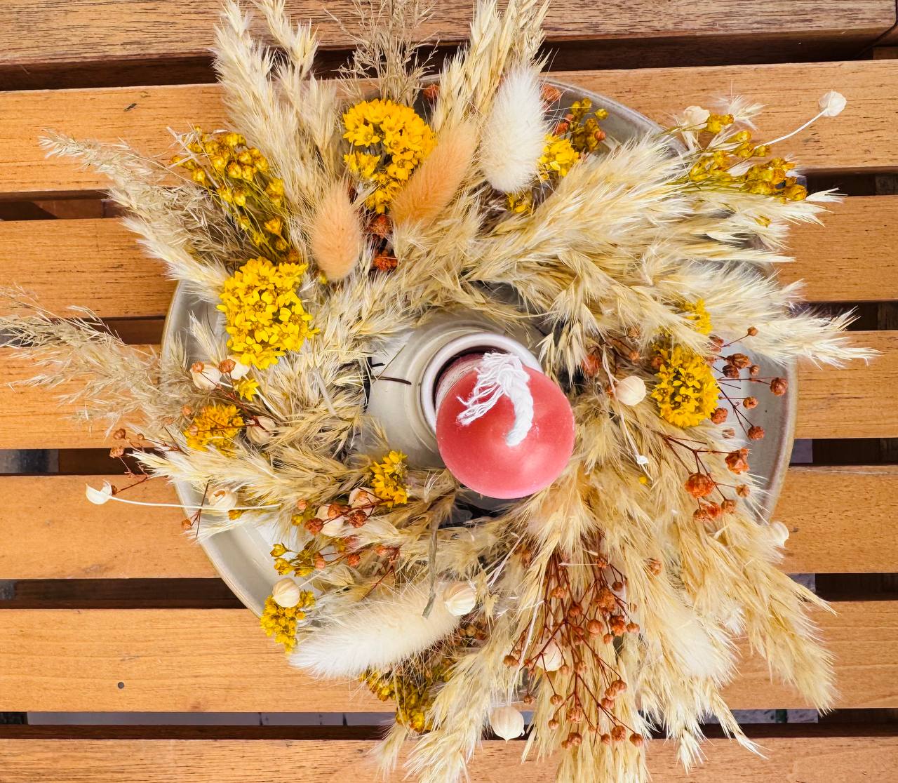 Kerzenständer mit Trockenblumen