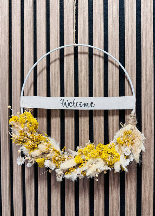 Willkommenskranz mit gelb/weißen Trockenblumen